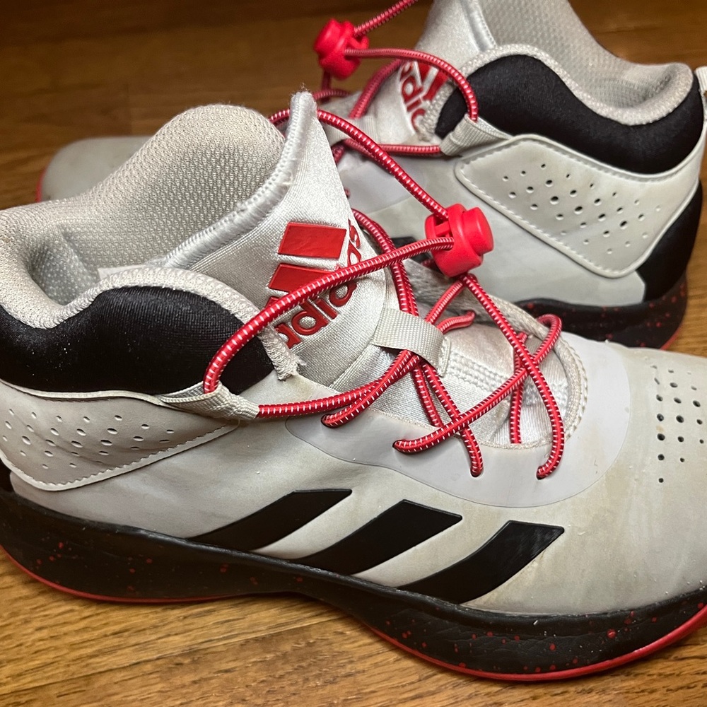 Adidas high top kids sneakers. Size 5.